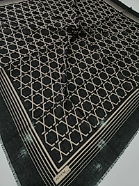 Sinem flamlı eşarplar